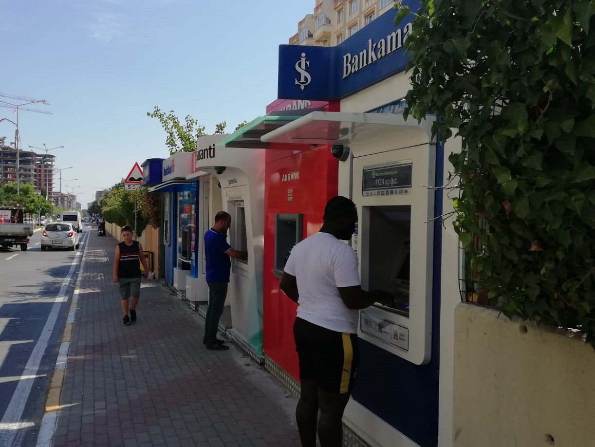 ATM'LER YENİ YERİNE TAŞINDI