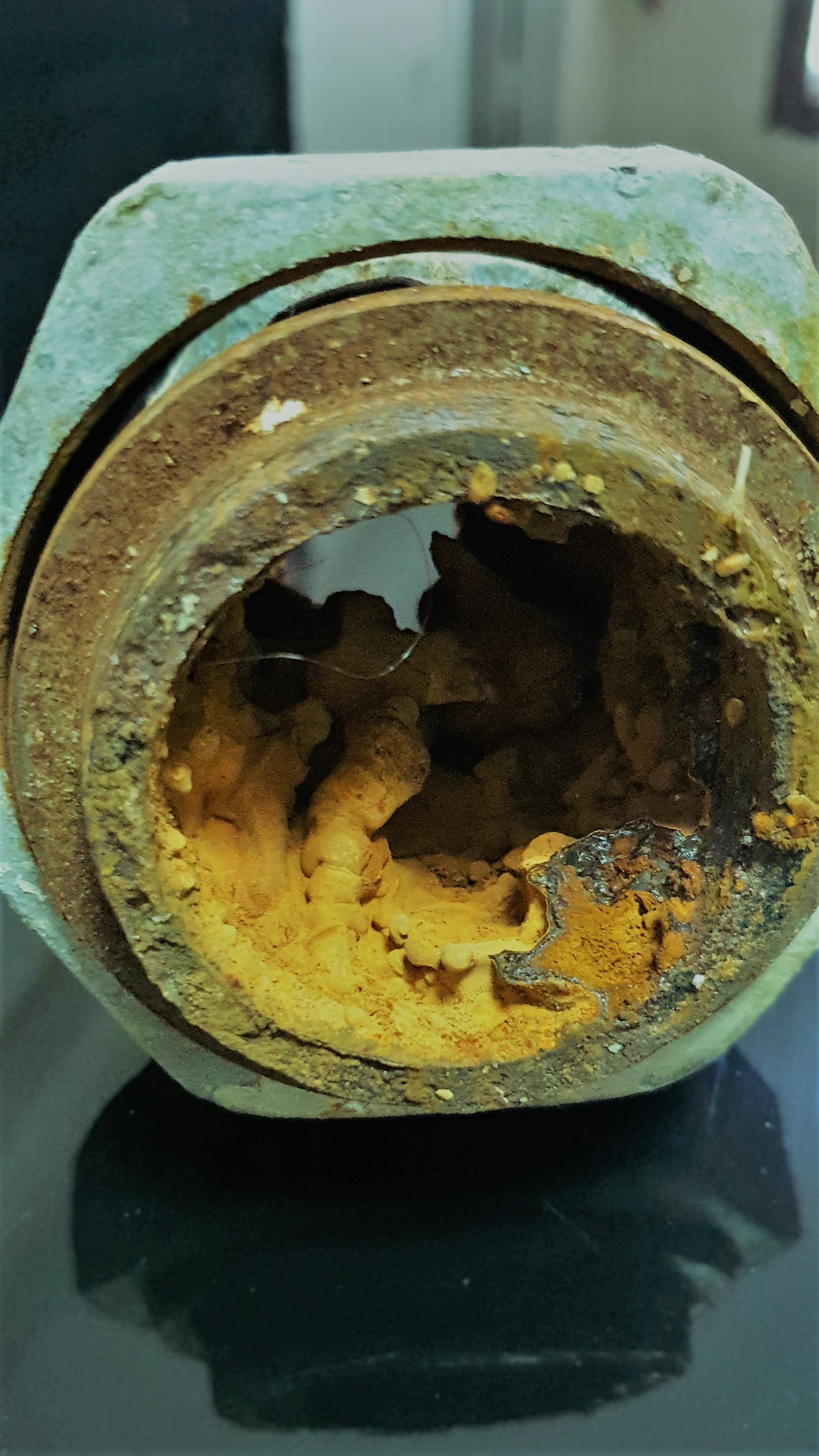 PASLANAN SU BORULARI DEĞİŞİYOR